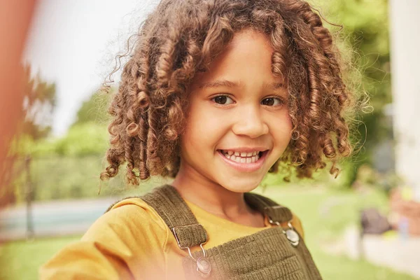 Selfie Szczęśliwy Portret Dziecka Parku Bawiącego Się Wakacjach Wakacjach Lub — Zdjęcie stockowe