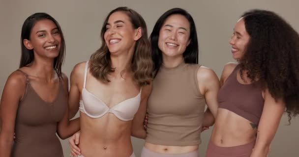 Mulheres Roupa Interior Retrato Amigos Diversidade Estúdio Para Beleza Inclusão — Vídeo de Stock