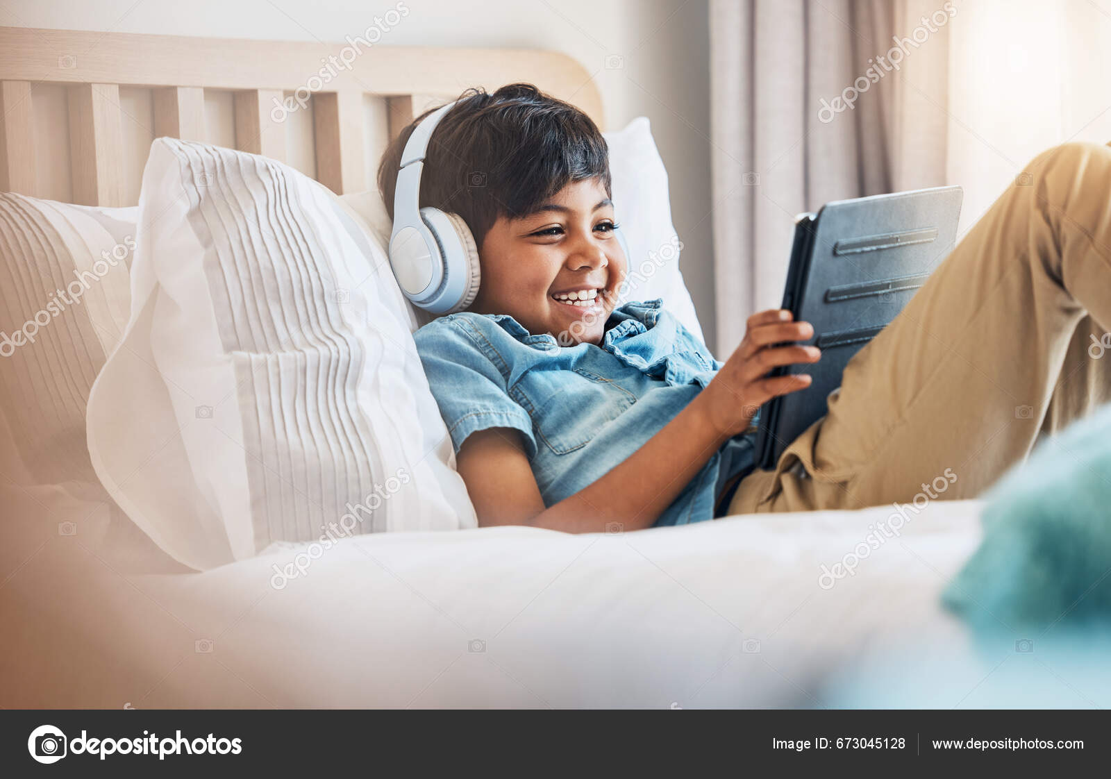 Watching movies with headphones new arrivals