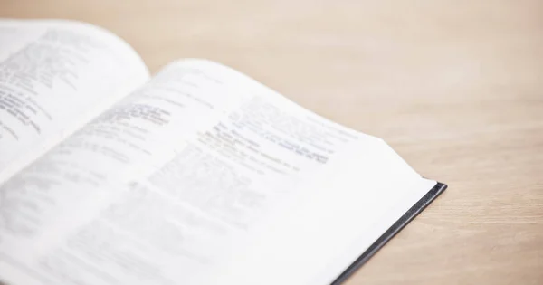 Primo Piano Bibbia Libro Aperto Fede Studio Della Religione Guarigione — Foto Stock
