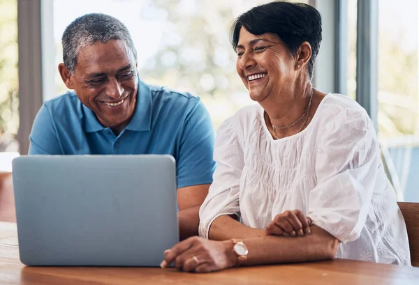 Conversation Laptop Senior Couple Communication Bonding Dining Room Happy Smile — Stock Photo, Image