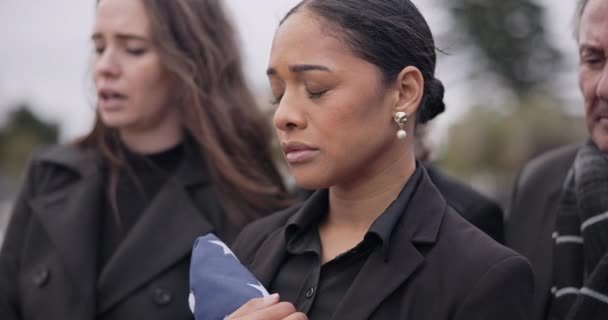 Mennesker Triste Kvinde Med Sorg Begravelse Tab Med Død Medfølelse – Stock-video
