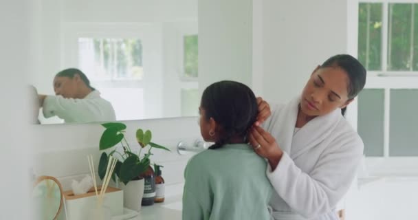 Güne Birlikte Başlamaya Hazır Bir Evde Sabah Rutini Olarak Saç — Stok video