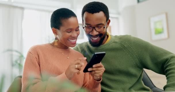Home Relax Black Couple Cellphone Typing Connection Communication Smile Post — Stock Video