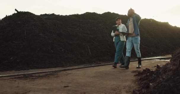 Kompost Biznesu Rolnictwo Ludzi Chodzenie Schowkiem Współpracy Omówienie Zespołu Przemysłowych — Wideo stockowe