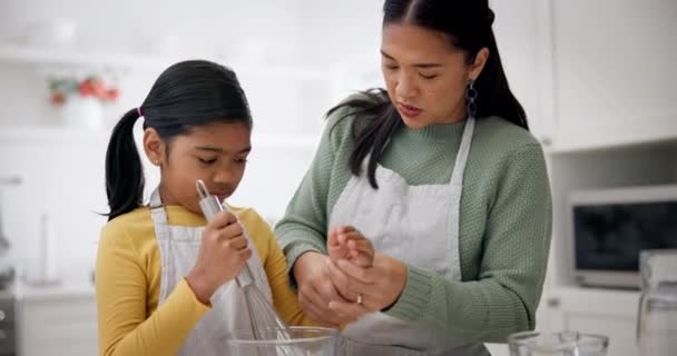 Madre Hijo Hornear Juntos Cocina Para Amor Cuidado Aprendizaje Receta — Vídeos de Stock