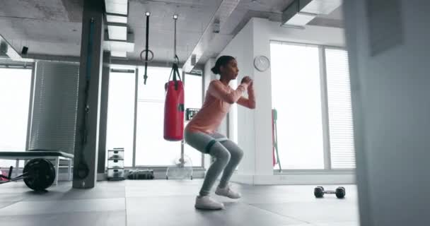 Kobieta Zespół Oporu Lub Squat Treningu Fitness Treningu Lub Ćwiczeń — Wideo stockowe