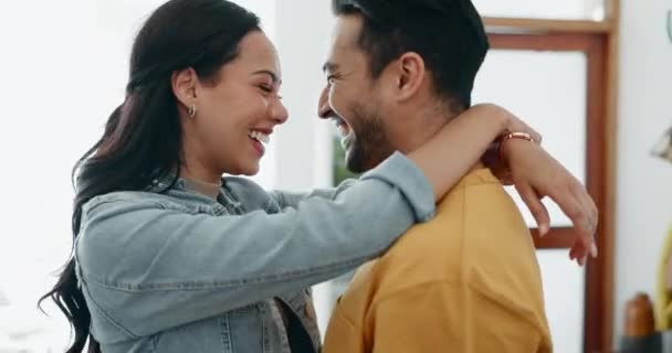 Casal Testa Toque Abraço Sala Estar Com Amor Ligação Pessoas — Vídeo de Stock