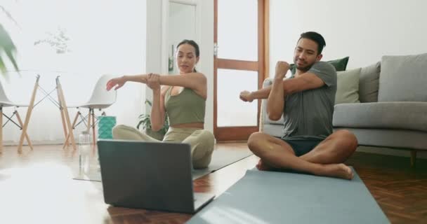 Yoga Laptop High Five Couple Living Room Floor Home Together — Stock Video