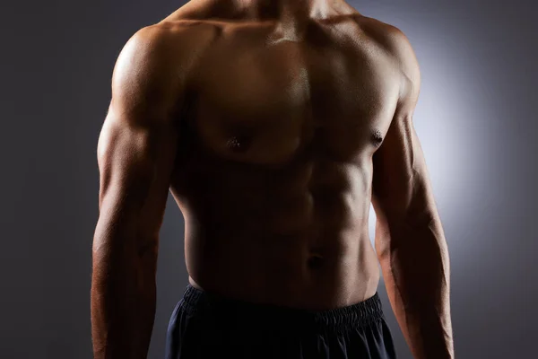 Topless Músculo Tronco Homem Fundo Escuro Para Inspiração Fitness Beleza — Fotografia de Stock
