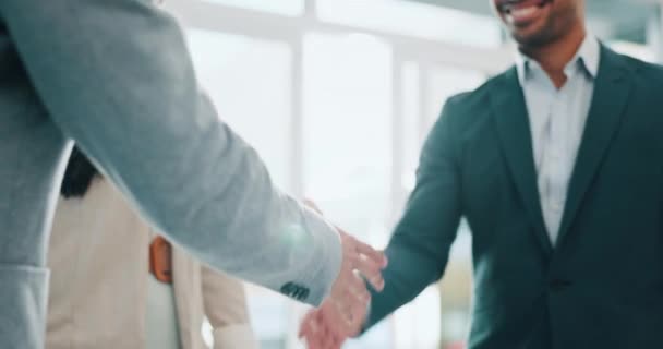 Pebisnis Jabat Tangan Dan Tepuk Tangan Dalam Pertemuan Terima Kasih — Stok Video