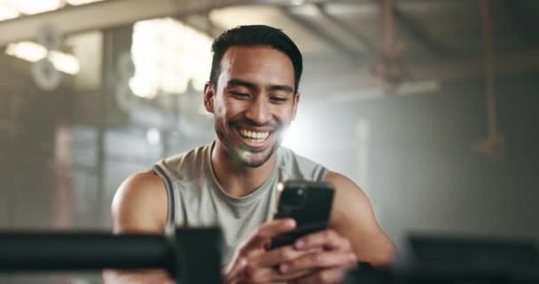Happy Asian Man Phone Fitness Break Social Media Communication Networking — Stock Video