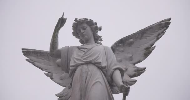 Beerdigung Friedhof Und Engel Auf Grabstein Für Todeszeremonie Religion Oder — Stockvideo