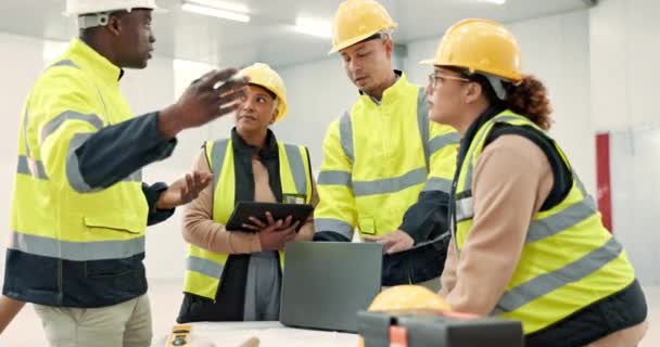 Інженерна Команда Планування Ноутбук Будівельному Майданчику Проектування Відбитків Або Співпраця — стокове відео