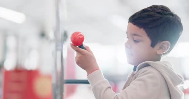 Vzdělávání Učení Budoucnost Dítětem Vědeckém Veletrhu Pro Výzkum Nápady Znalosti — Stock video