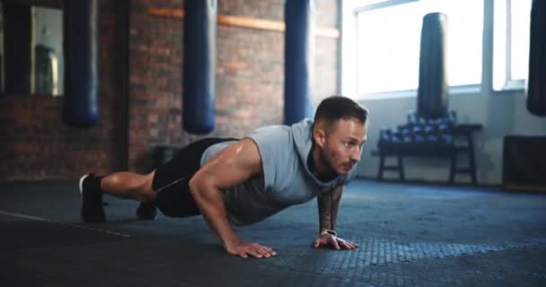 Fitness Push Výzva Mužem Tělocvičně Pro Cvičení Zdraví Sílu Cvičení — Stock video
