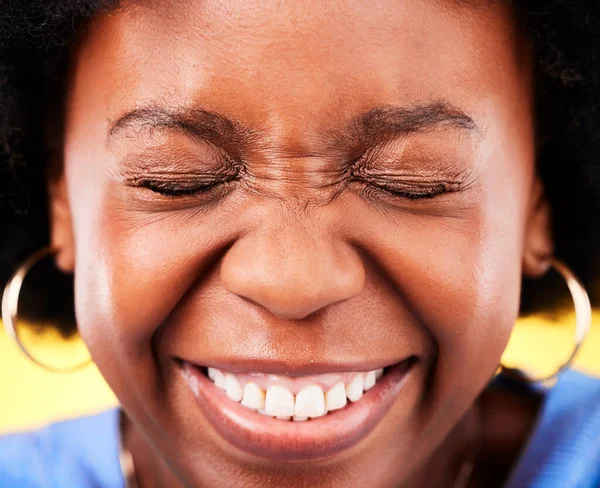 Closeup Excited Happy Face Black Woman Yellow Background Good News — Stock Photo, Image