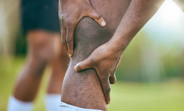 Lesão Joelho Pernas Esportes Pessoa Massagem Dor Nas Articulações Competição — Fotografia de Stock