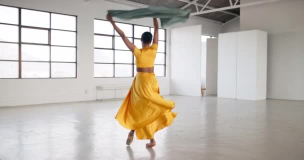 Taniec Sukienka Kobieta Występu Kreatywnym Studio Sztuki Energią Pasją Afrykańska — Wideo stockowe