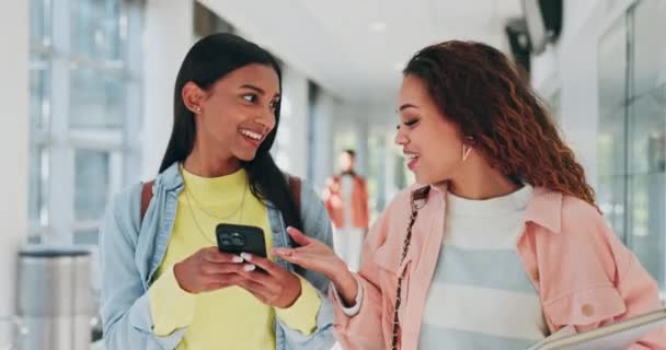 Girl Friends Phone Happy Walking University Corridor Social Media Scroll — Stock Video