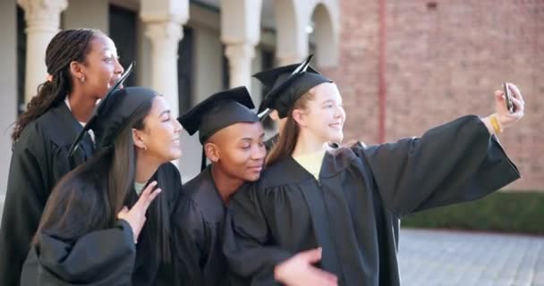 Uni Abschlussgruppe Studenten Und Selfie Lächeln Für Lerngemeinschaften Schulfotos Oder — Stockvideo