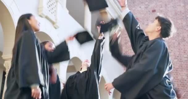 Мбаппе Студенты Празднование Достижениями Выпускной Образование Поздравлениями Успехом Мотивацией Группа — стоковое видео