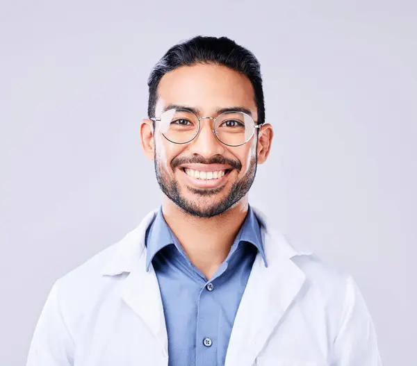 Щасливий Портрет Чоловік Лікар Студії Окулярами Зору Догляду Очима Здоров — стокове фото