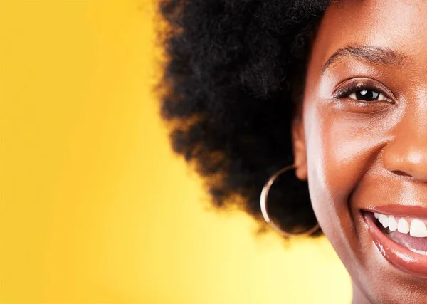 Half Face Black Woman Smile Skincare Mockup Beauty Cosmetics Marketing — Stock Photo, Image