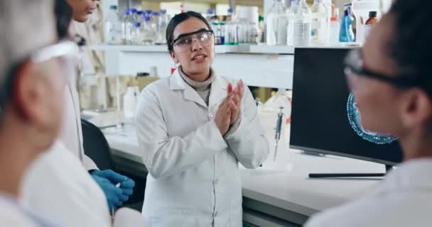 Ciencia Experimentación Personas Celebración Del Éxito Proyectos Investigación Innovación Científico — Vídeo de stock