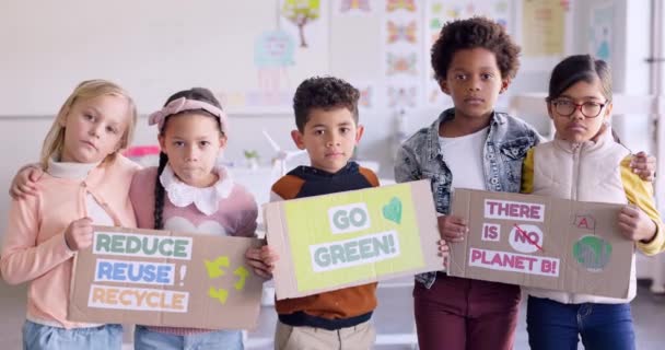 Poster Reciclare Campanie Copil Într Clasă Pentru Susține Sustenabilitatea Ziua — Videoclip de stoc