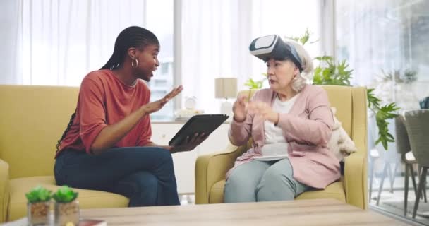 Senior Woman Glasses Caregiver Comic Laugh Gaming Sofa User Experience — Stock Video