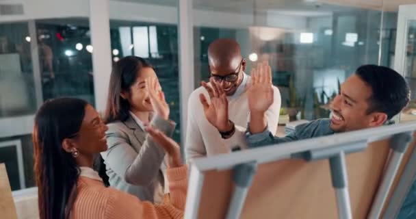 Succes Team Mål Eller Begejstrede Forretningsfolk High Five Aftale Teamwork – Stock-video