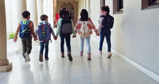 Dzieci Szkoła Trzymanie Się Ręce Uczniów Gotowych Nauki Młodzieży Dzieci — Wideo stockowe