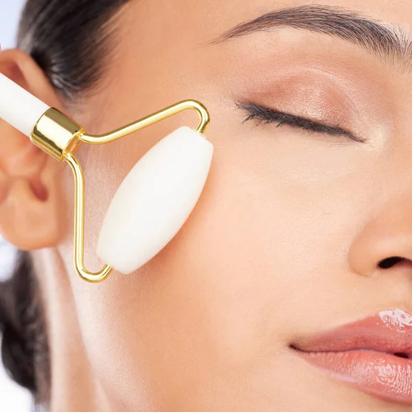 Vrouw Gezicht Roller Closeup Voor Schoonheid Gezonde Huidverzorging Esthetische Dermatologie — Stockfoto