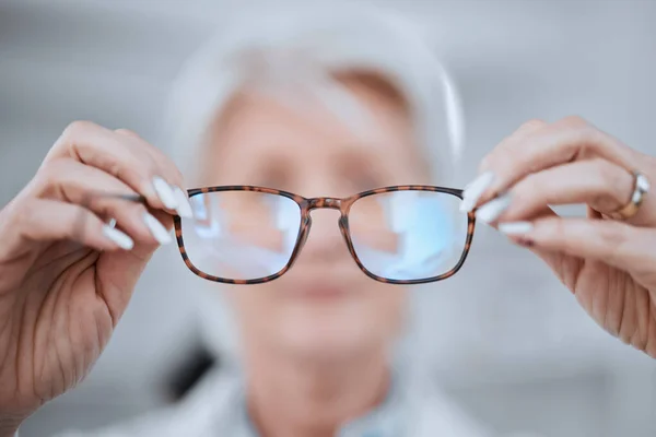 Optometri Danışmanlık Görüş Göz Bakımı Değerlendirme Için Gözlük Doktorla Pov — Stok fotoğraf