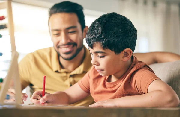 Vader Helpt Kind Huiswerk Onderwijs Schrijven Leren Met Studeren Activiteit — Stockfoto