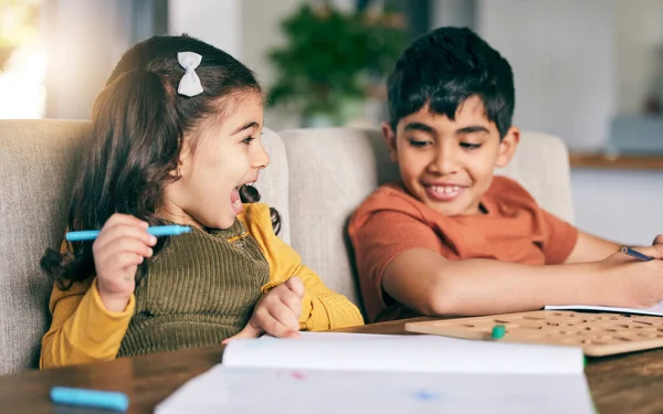 Dibujar Aprender Emocionar Los Niños Casa Sobre Mesa Escribir Para — Foto de Stock