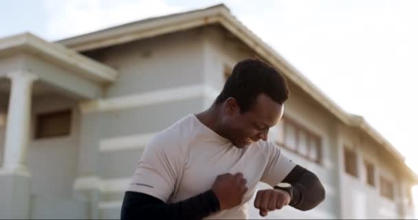 Outdoor Smart Watch Dan Black Man Dengan Kebugaran Kemajuan Dan — Stok Video