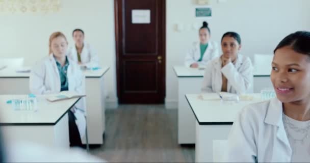 Studenti Medicina Scuola Medicina Una Classe Apprendimento Presso Università Sanitaria — Video Stock