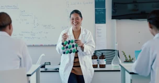 Ciência Moléculas Uma Mulher Asiática Professora Rindo Aula Enquanto Ensinava — Vídeo de Stock