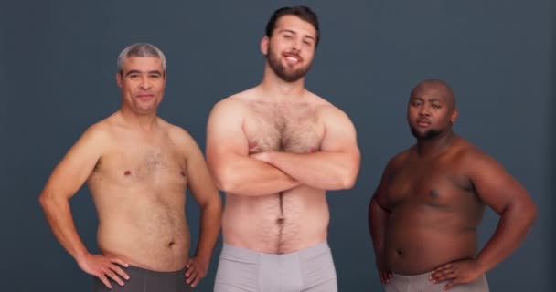 Mannen Body Positiviteit Gezicht Met Diversiteit Vertrouwen Gelukkig Studio Ondergoed — Stockvideo