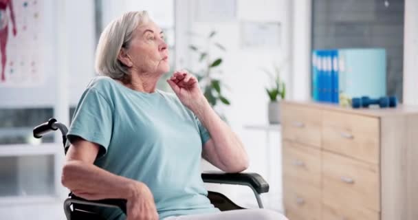 Thinking Healthcare Senior Woman Wheelchair Waiting Medical Office Consultation Wonder — Stock Video