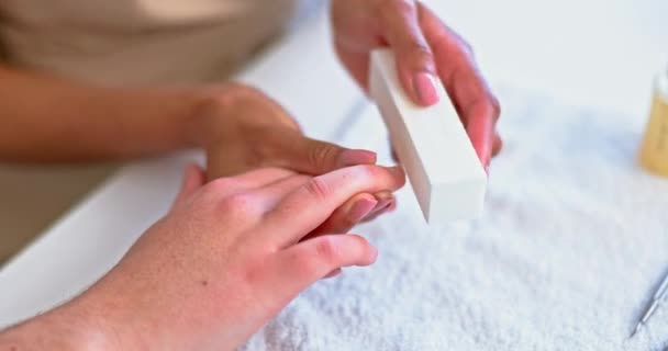 Руки Жінки Спа Салоні Подача Форма Техніком Краси Догляду Розкішшю — стокове відео