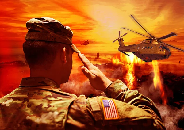 戦闘中にヘリコプター 軍事訓練 火災に敬意を表する兵士 戦争と男 ミッションのための戦場での海軍輸送に関して 自然と陸軍のベテラン — ストック写真