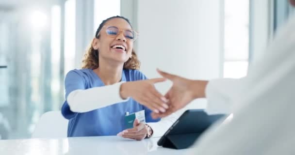 Aperto Mão Entrevista Contratação Médicos Parceria Com Felicidade Confiança Boas — Vídeo de Stock
