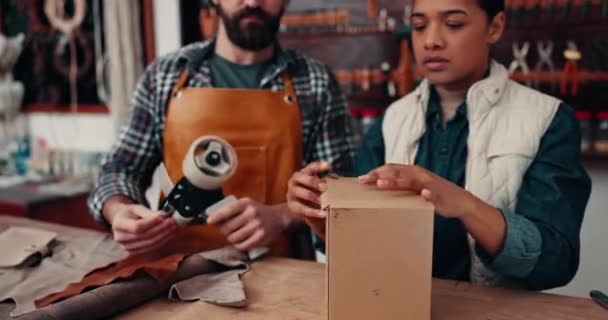 Paketleme Deri Birlikte Ihracat Imalat Veya Hizmet Için Bir Dükkanda — Stok video
