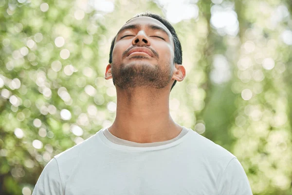 Légzés Átlagos Pihenni Béke Természetben Testmozgás Edzés Vagy Meditáció Zen — Stock Fotó