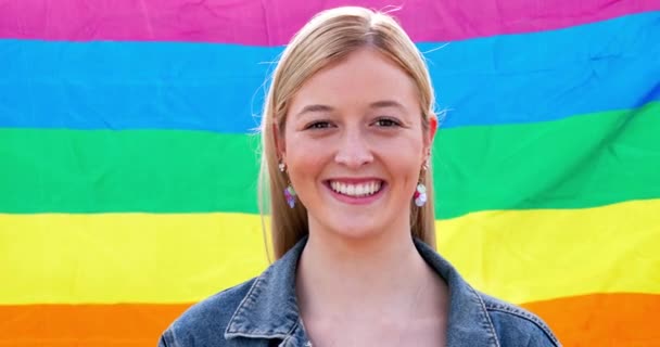 Гордість Прапор Лесбіянка Жінка Лгбтк Спільнота Посмішкою Портреті Підтримкою Свободою — стокове відео