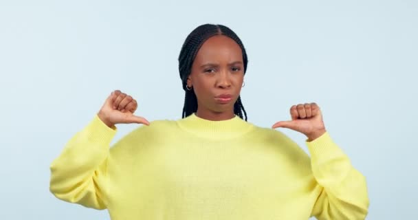 Stopp Tummen Ner Och Ingen Kvinna Ansikte Med Ogillar Emoji — Stockvideo