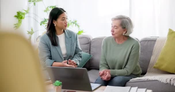 Hayat Sigortası Ipotek Kredisi Evdeki Kanepeye Emeklilik Yatırımı Için Iletişimi — Stok video